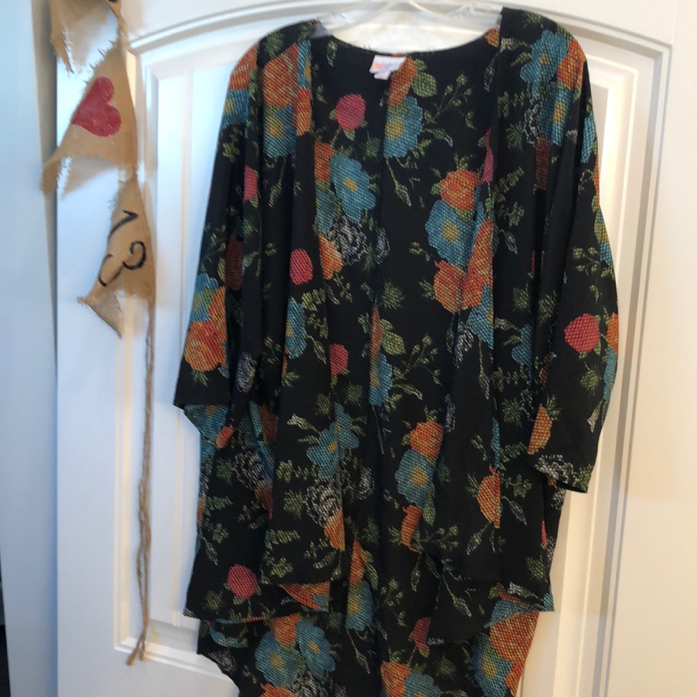 Stunning floral Lindsay by Lularoe